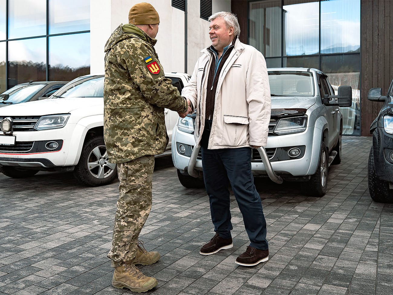 Григорій Козловський передав авто для ЗСУ